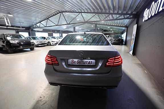 Mercedes-Benz E220 d 4 of 26