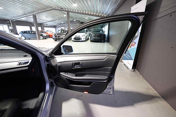 Mercedes-Benz E220 d 25 of 26
