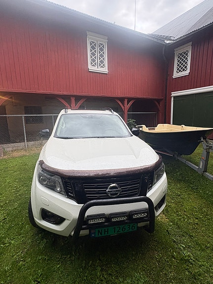 Nissan Navara 2 of 5