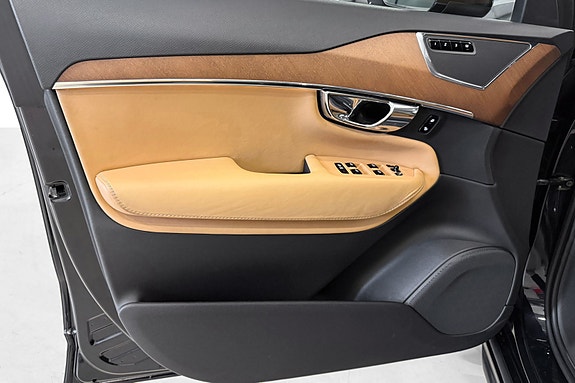 Volvo XC90 19 of 30