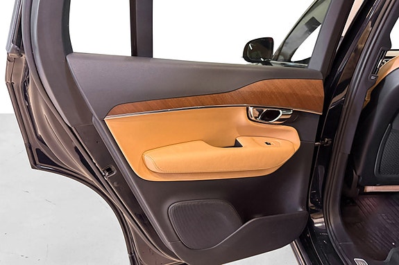 Volvo XC90 21 of 30