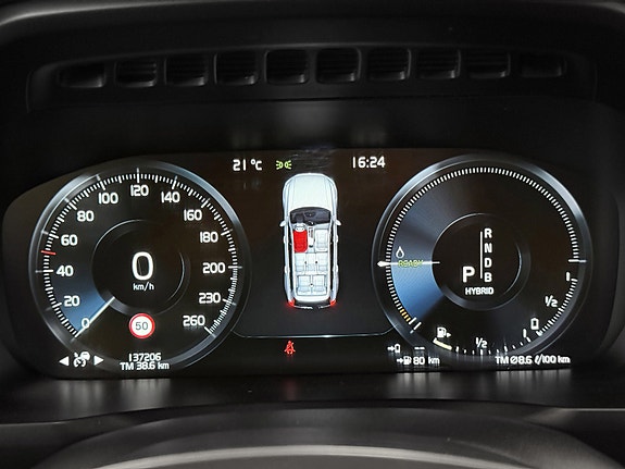 Volvo XC90 24 of 30