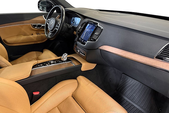Volvo XC90 15 of 30
