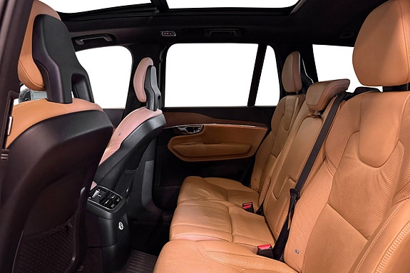 Volvo XC90 18 of 30