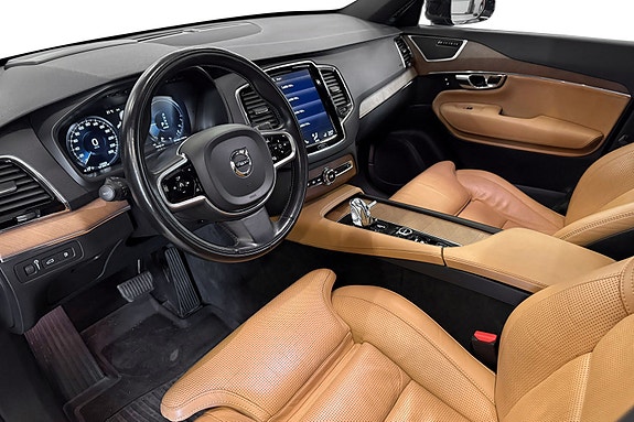 Volvo XC90 12 of 30
