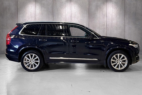 Volvo XC90 4 of 30