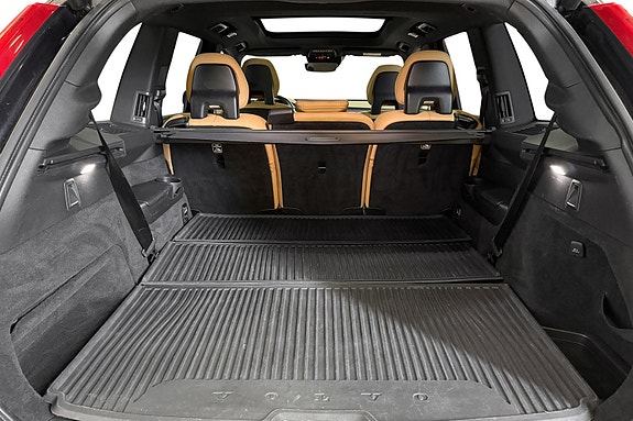 Volvo XC90 25 of 30