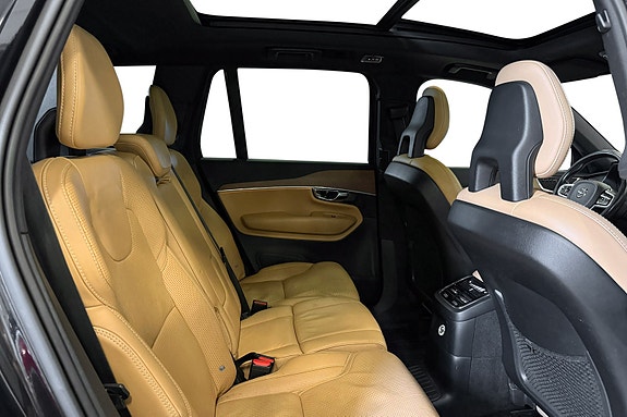 Volvo XC90 17 of 30