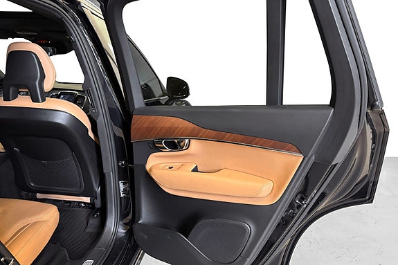 Volvo XC90 22 of 30