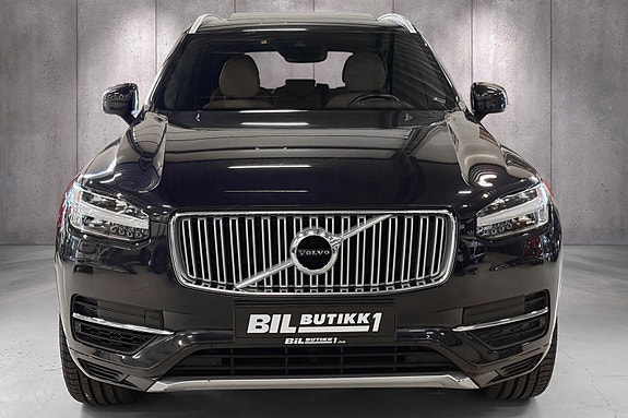 Volvo XC90 2 of 30