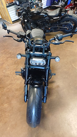 Harley-Davidson Sportster S 3 of 7