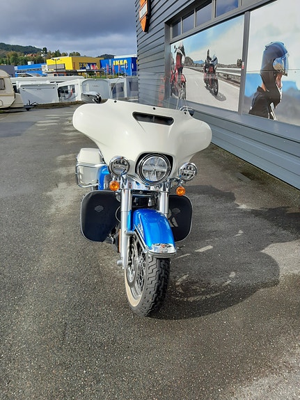 Harley-Davidson FLH Revival 2 of 13