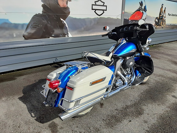 Harley-Davidson FLH Revival 5 of 13