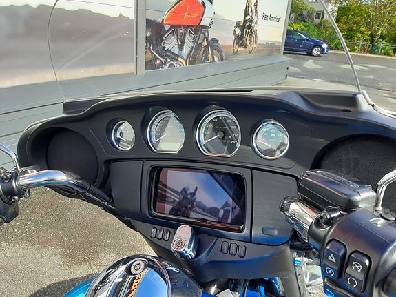Harley-Davidson FLH Revival 7 of 13