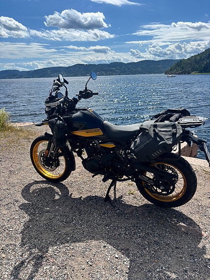 Royal Enfield Himalayan 2 of 5