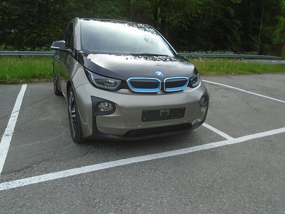 BMW i3 2 of 5
