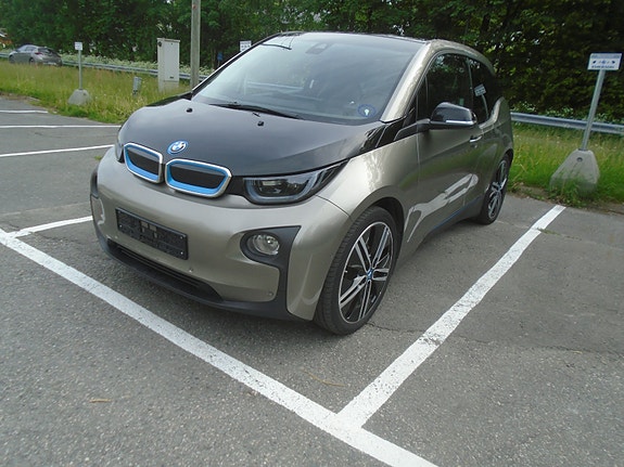 BMW i3 4 of 5