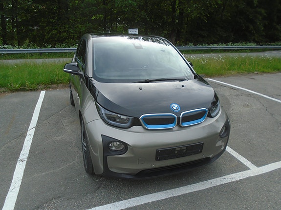 BMW i3 3 of 5