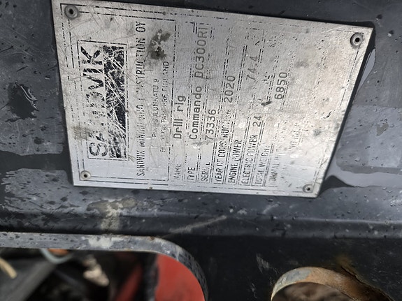 Sandvik Commando DC 300Ri 10 of 12