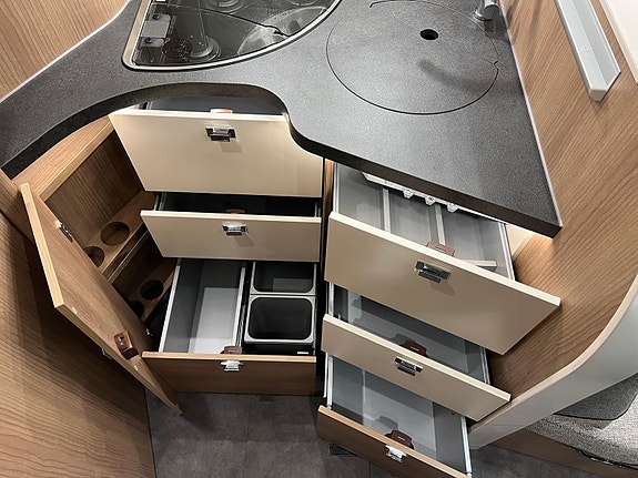Malibu T500, ALDE, QUEEN, 180 hk. AUTOMAT, PREMIUM HYTTE PÅ HJUL 27 of 30