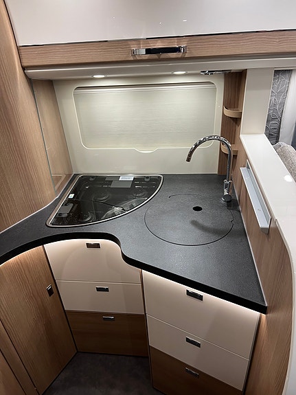 Malibu T500, ALDE, QUEEN, 180 hk. AUTOMAT, PREMIUM HYTTE PÅ HJUL 25 of 30