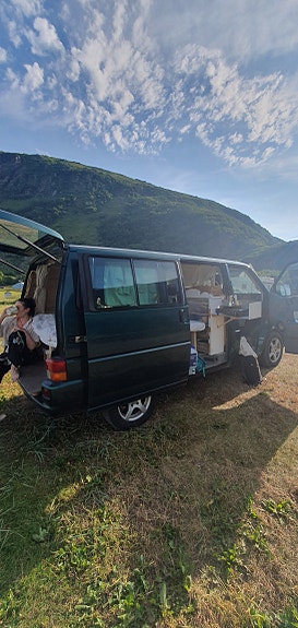 Volkswagen Caravelle 4 of 16