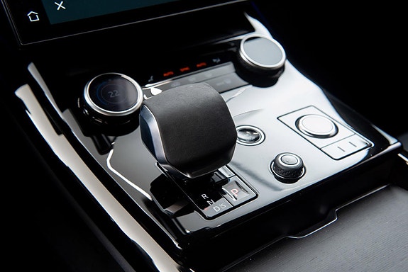 Land Rover Range Rover Sport 23 of 30