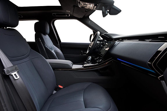 Land Rover Range Rover Sport 8 of 30