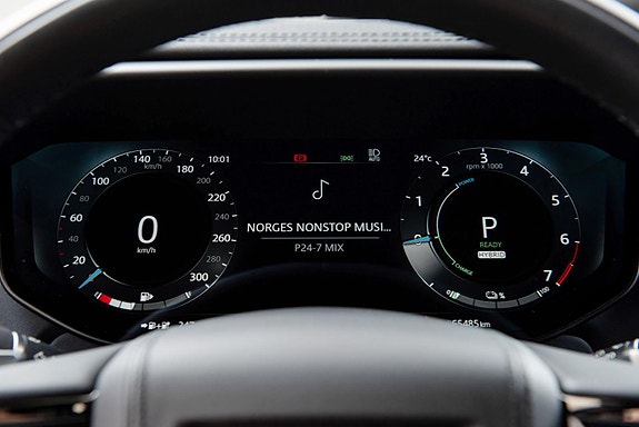 Land Rover Range Rover Sport 16 of 30