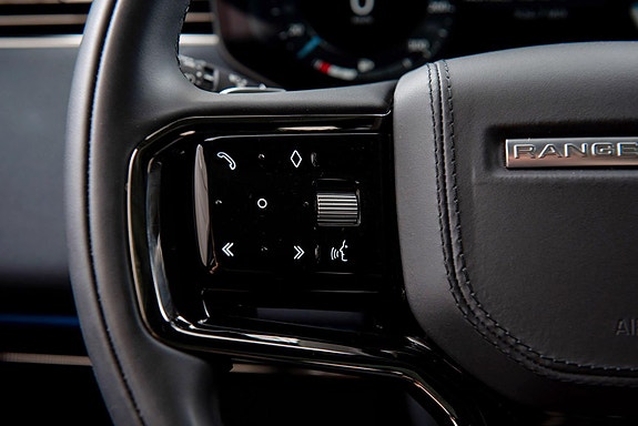 Land Rover Range Rover Sport 14 of 30