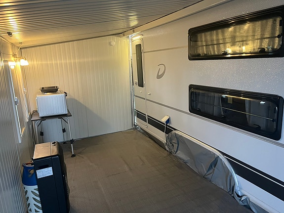 Dethleffs Nomad 730 FKR Snow 22 of 25