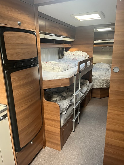 Dethleffs Nomad 730 FKR Snow 13 of 25
