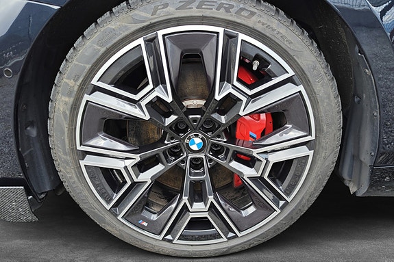 BMW i5 8 of 21
