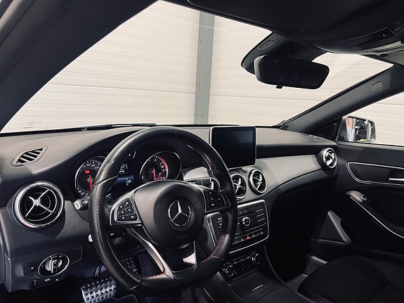 Mercedes-Benz CLA180 19 of 30