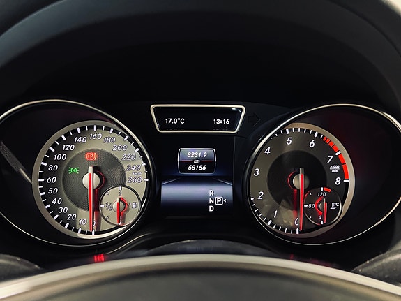 Mercedes-Benz CLA180 25 of 30