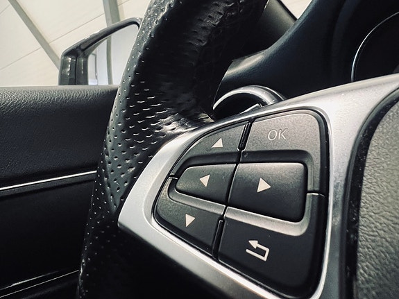 Mercedes-Benz CLA180 21 of 30