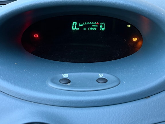 Toyota Yaris 30 of 30
