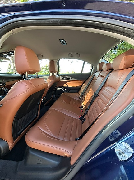 Alfa Romeo Giulia 17 of 26