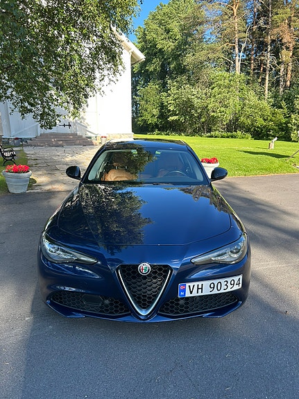 Alfa Romeo Giulia 4 of 5