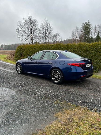 Alfa Romeo Giulia 26 of 26