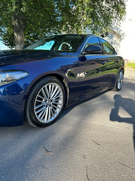 Alfa Romeo Giulia 10 of 26