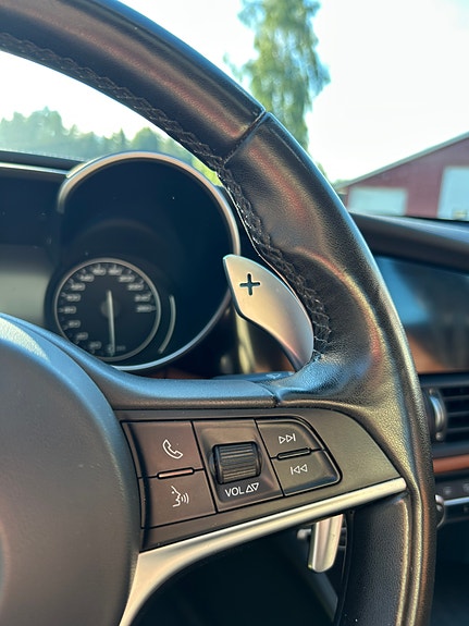 Alfa Romeo Giulia 19 of 26