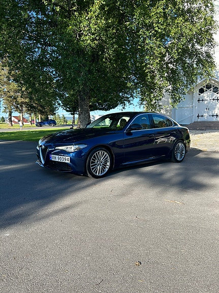 Alfa Romeo Giulia 5 of 5