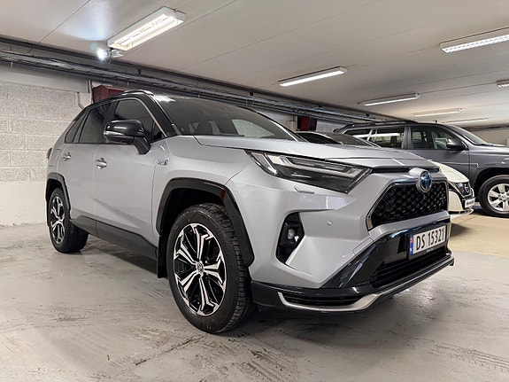 Toyota RAV4 Plug-in Hybrid 7 of 30