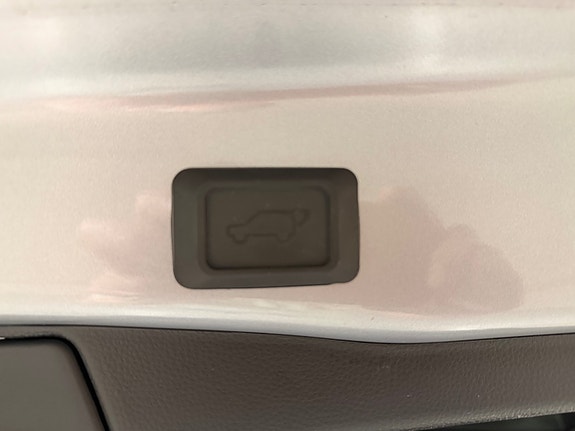 Toyota RAV4 Plug-in Hybrid 18 of 30