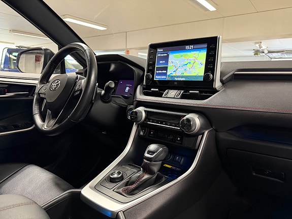 Toyota RAV4 Plug-in Hybrid 13 of 30