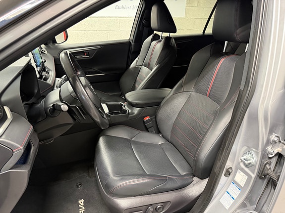 Toyota RAV4 Plug-in Hybrid 20 of 30