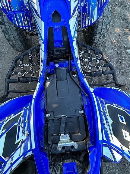 Yamaha YFM 250r 7 of 12