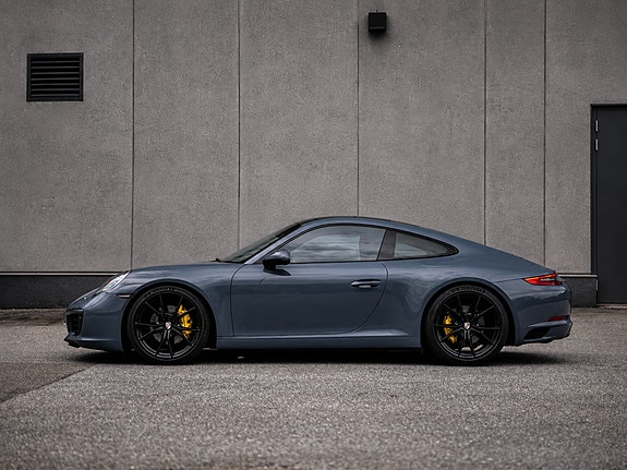 Porsche 911 2 of 15