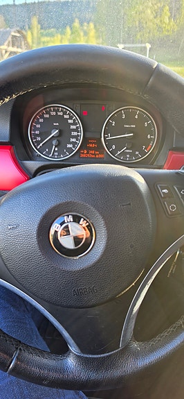 BMW 316i 2 of 5